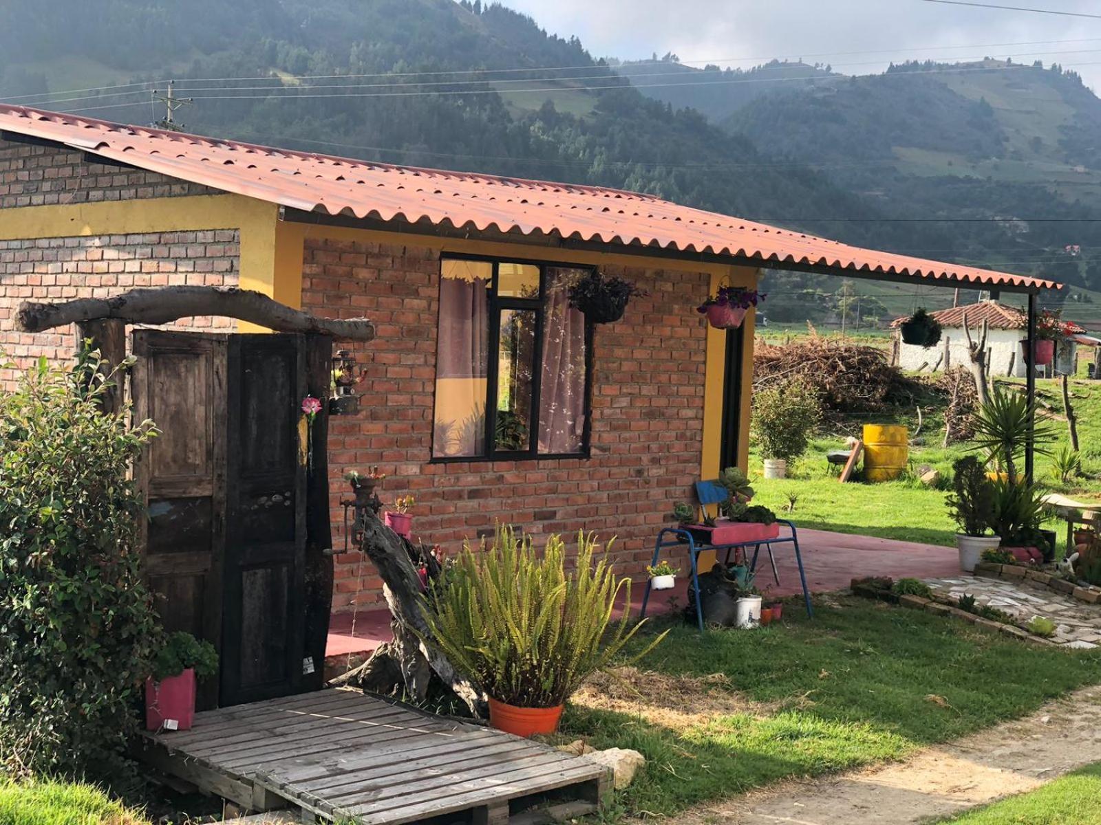 Hospedaje Maria Valentina Tota Esterno foto